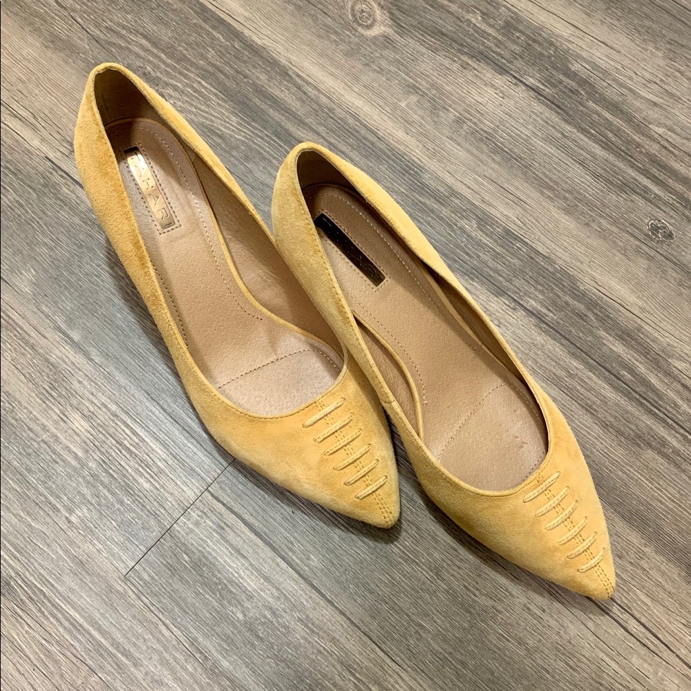 Tahari Pencil Heels color Yellow Women Size 8 1/2